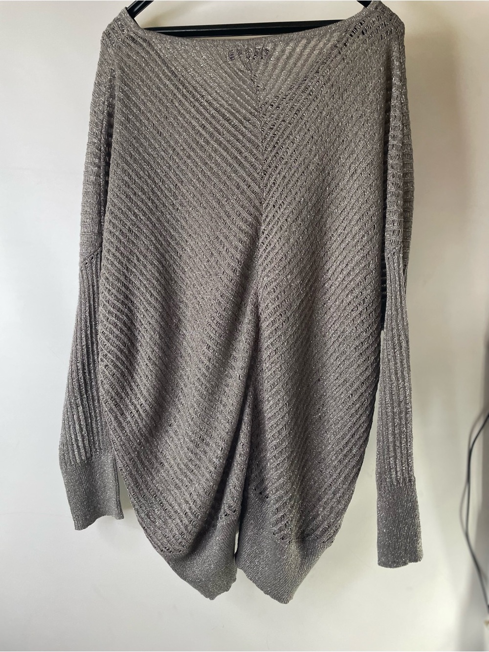 Jennifer Lopez Metallic Gray V-Neck Knit Sweater Oversized - Picture 8 of 8